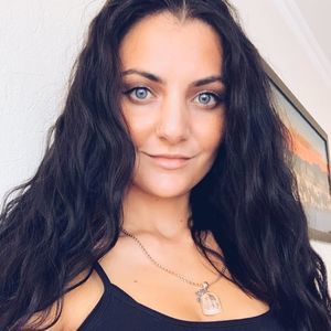 Meet your Posher, Viktorija